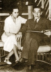 С.В. и Н.А.Рахманиновы на даче в Беверли-Хилз (1942г.) 012-2